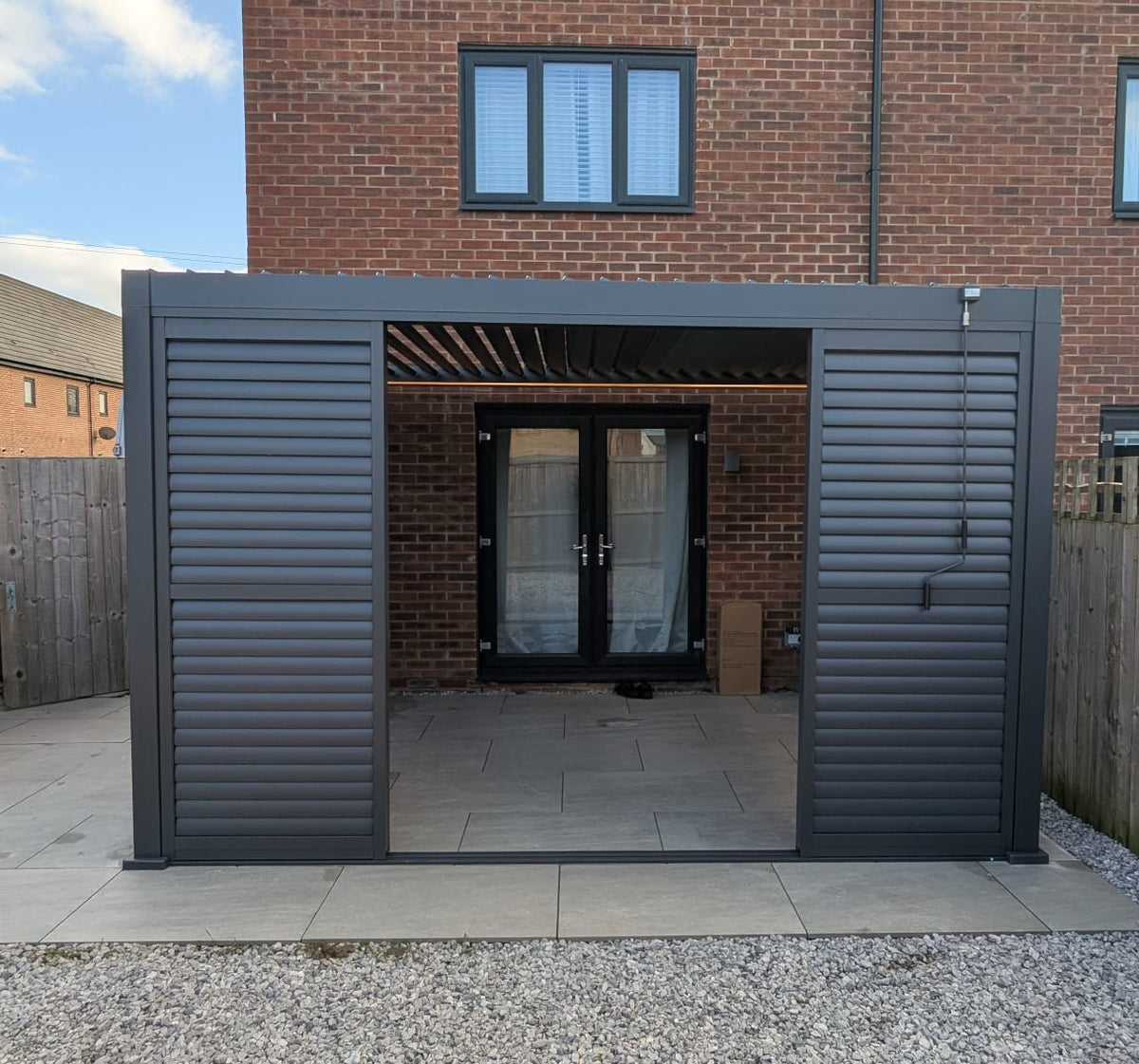 4M Aluminium Shuttered Louvre Sliding Door System – LuxShade™ Pergola