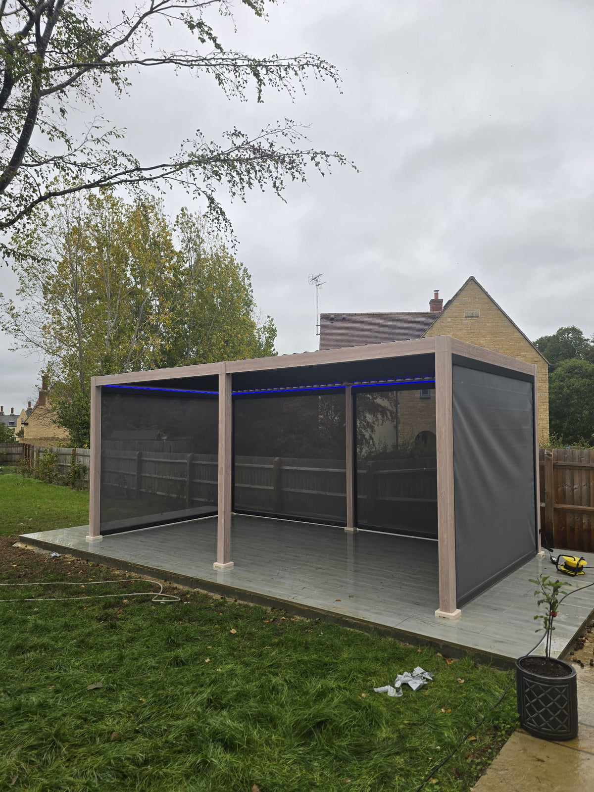 LuxShade™ 3×6m Aluminium Pergola LEDs, Double-Layered Louvred Roof & Blinds Light Oak